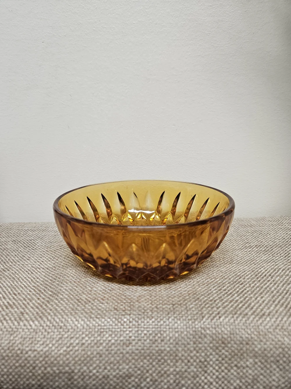 Indiana Glass Golden Amber Bowl in Mount Vernon (Diamond Point) Pattern